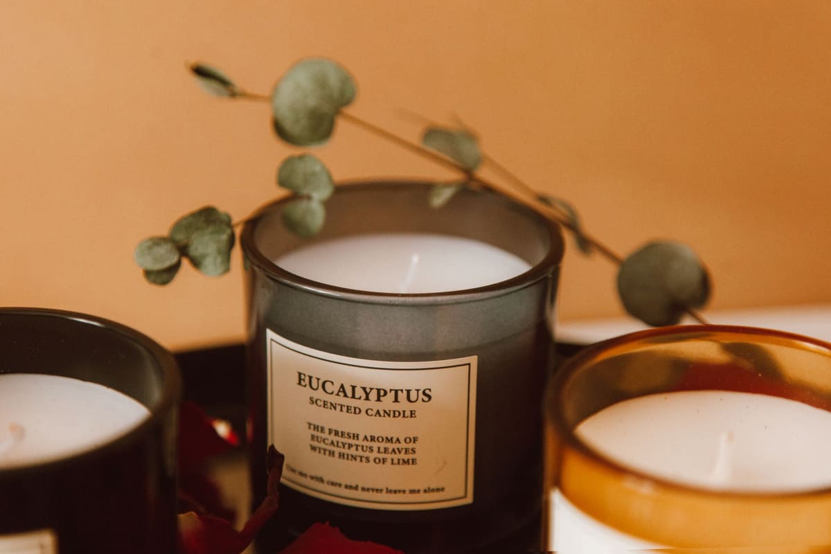 Velas de soja aromáticas em potes de vidro